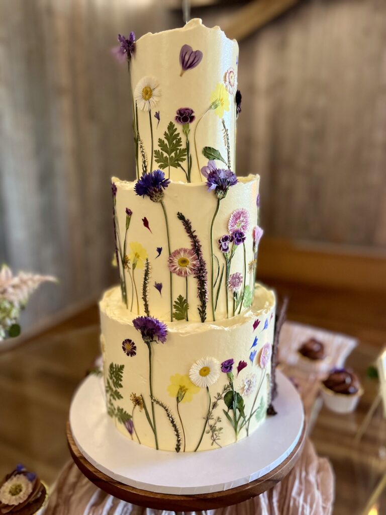 Wedding Cake at Bredenbury Court Barns