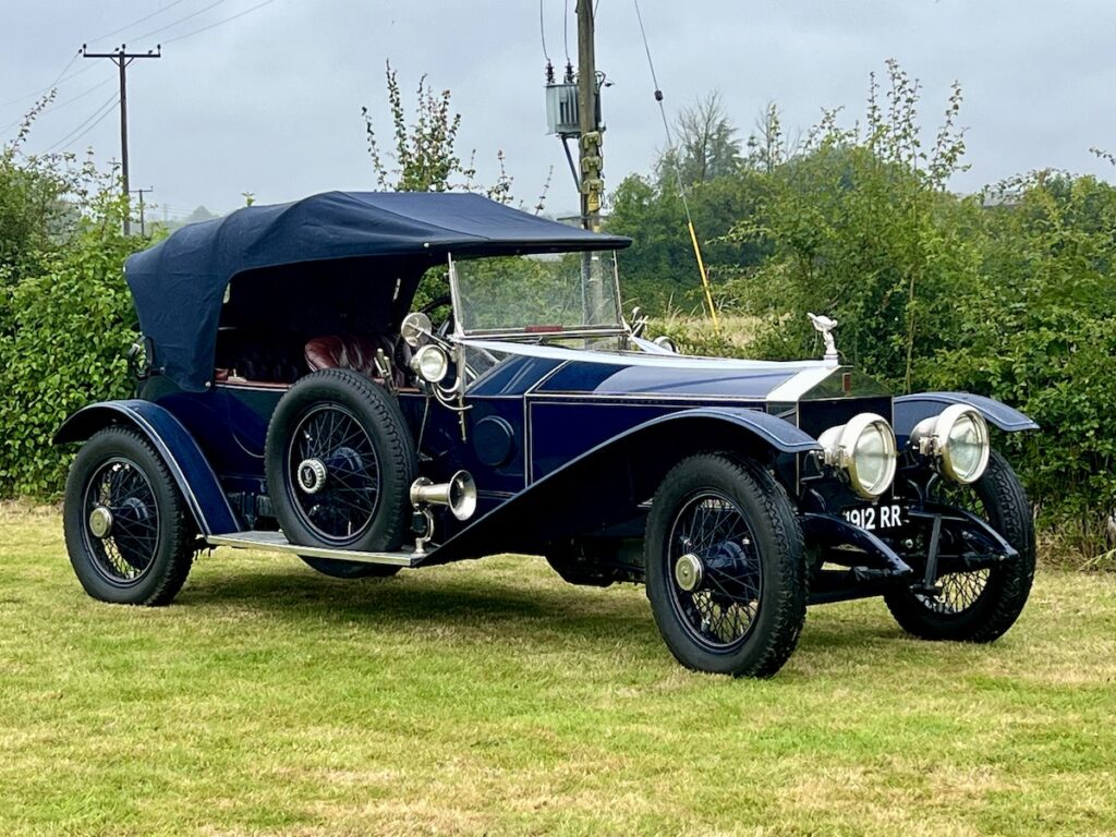 Vintage Rolls Royce at wedding