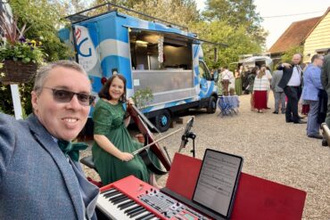 Wedding Musicians at The Ridgeway Barns for Leila and Steve